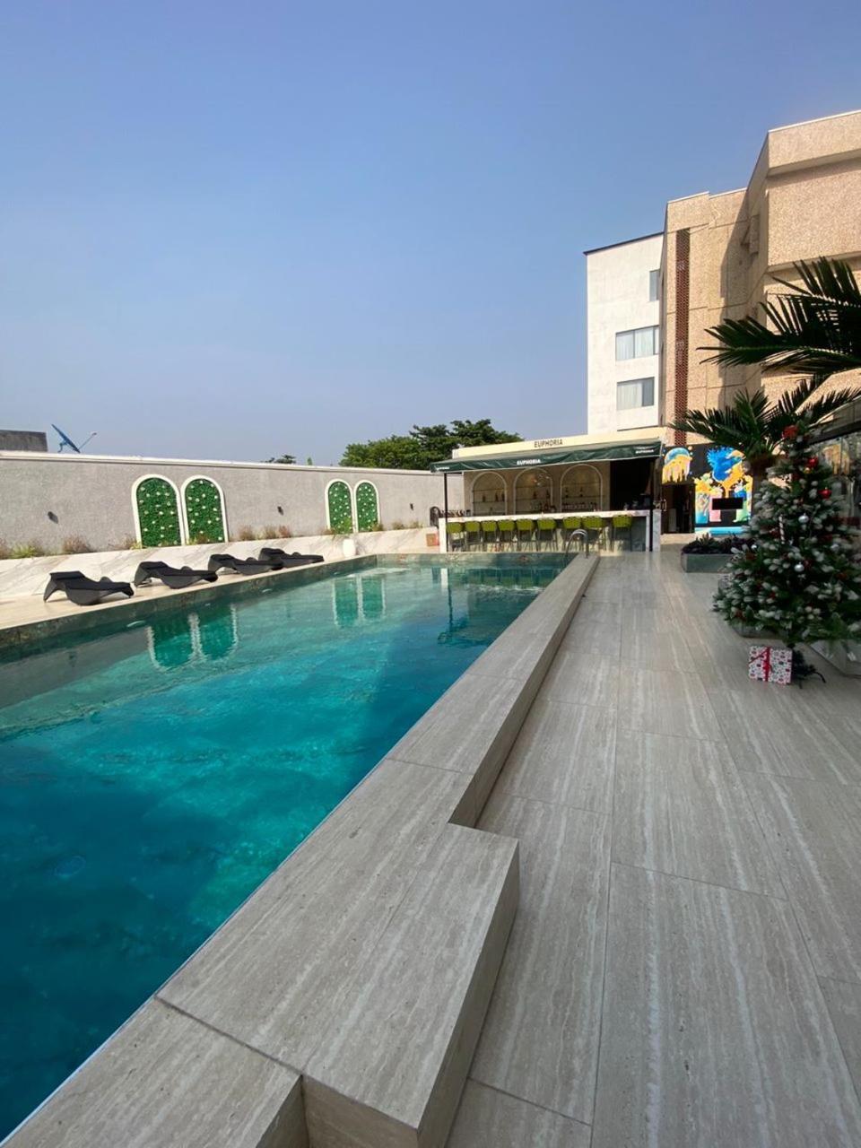 Sujimoto Residences Macdonald Lagos Exterior foto